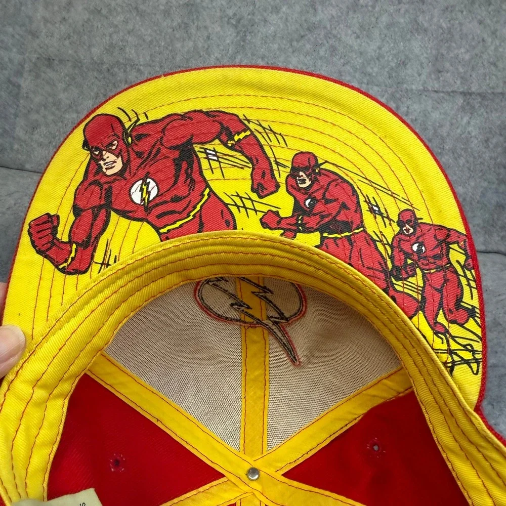DC Comics Originals The Flash Red‎ Fitted Baseball Hat S/M Lightning Bolt Logo